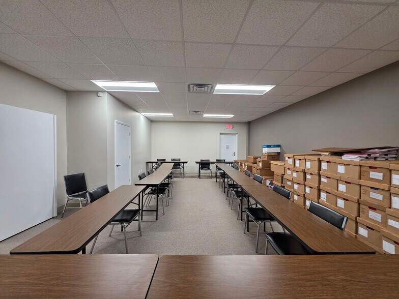 More Photos Of 93 Vickers Rd, Waycross Medical For Lease