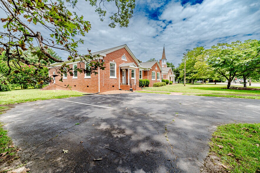 More Photos Of 211 Main st, Broadway Religious Facility For Sale