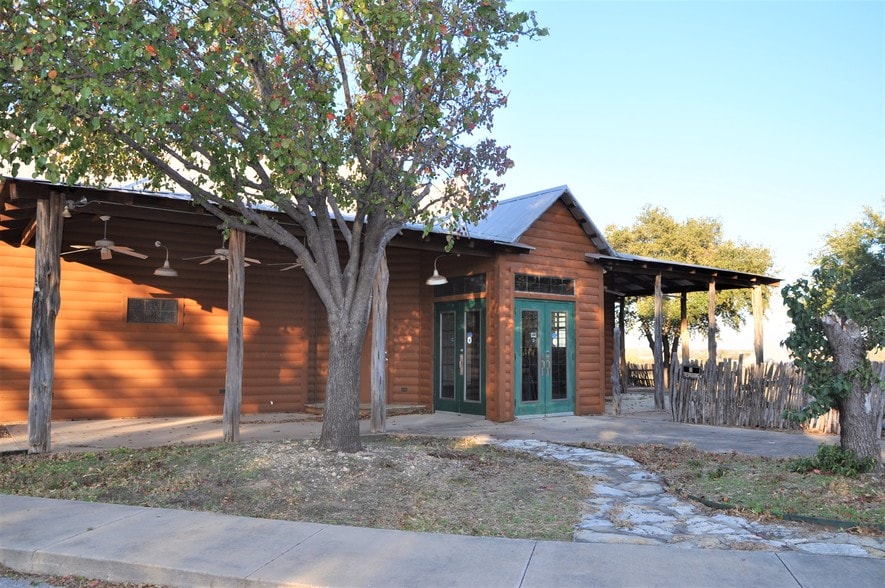 119 Paluxy Smt, Glen Rose, TX 76043 Restaurant For Sale