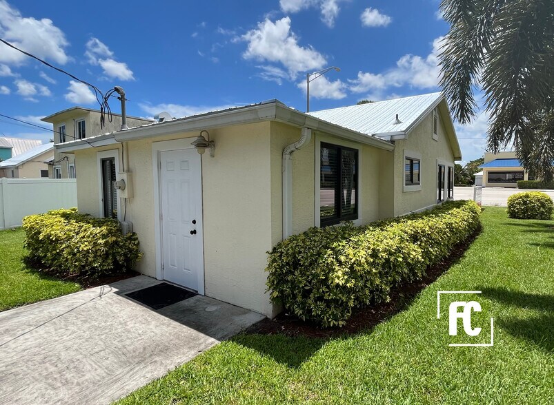 More Photos Of 945 SW Martin Downs Blvd, Palm City Office For Lease