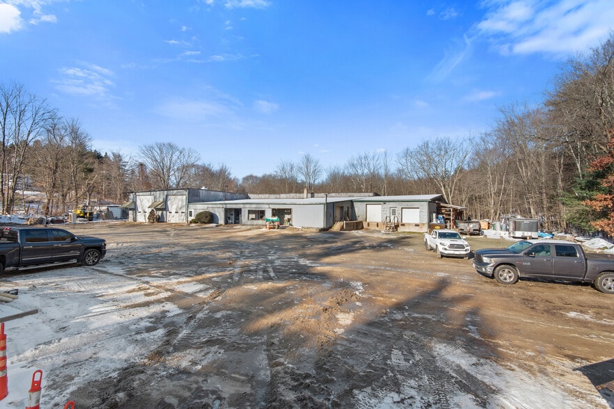 More Photos Of 225 West St, Berlin Flex For Sale