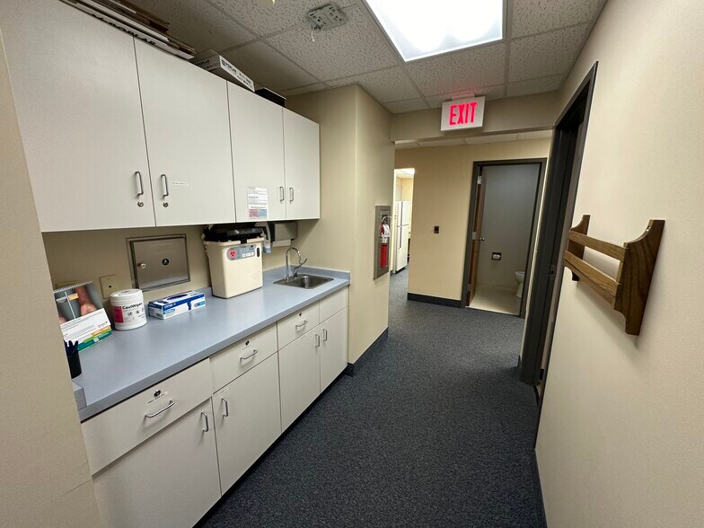 More Photos Of 1200 IL-121, Mount Zion Medical For Lease