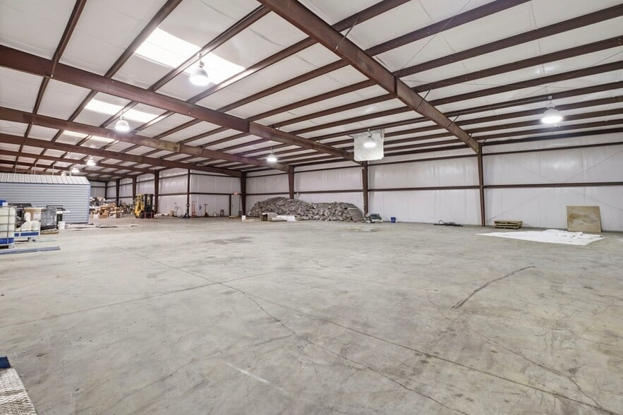 More Photos Of 2124 Hamilton St, Dalton Research And Development For Sale