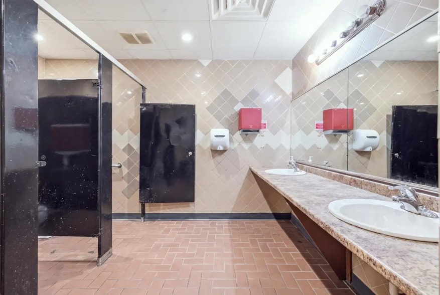 More Photos Of 8775 N 107th St, Milwaukee Restaurant For Sale