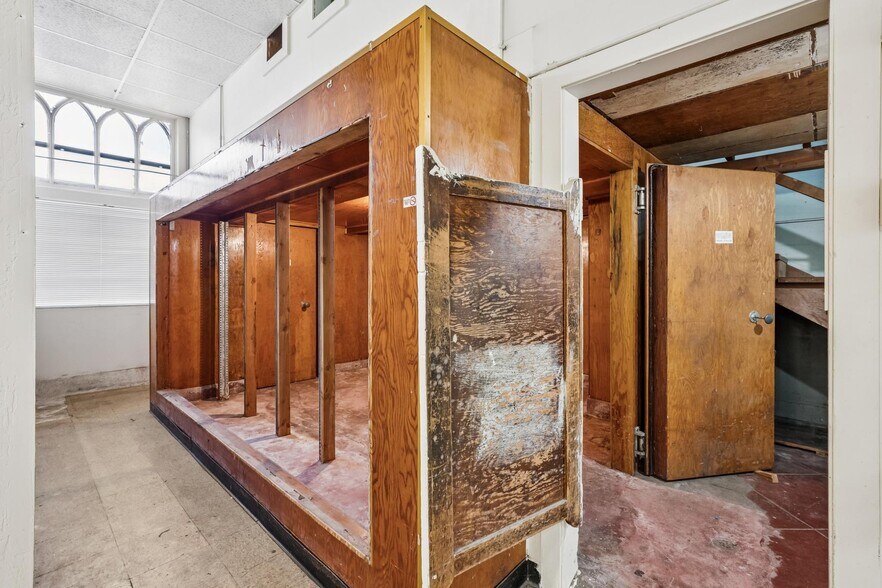 More Photos Of 700 10th Ave, San Francisco General Retail For Sale
