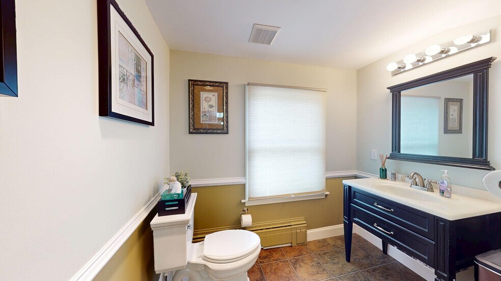 More Photos Of 172 Tuckerton Rd, Medford Office For Sale