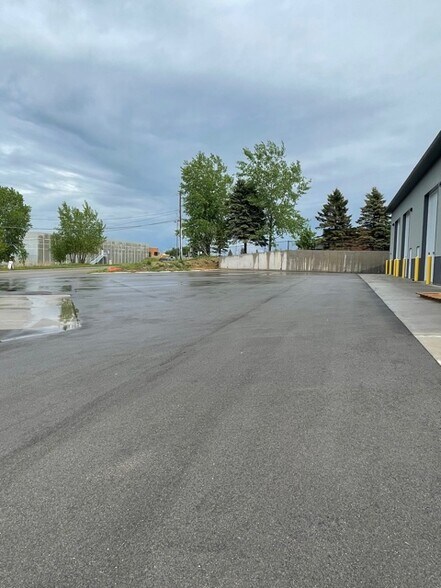 More Photos Of 405-415 Guernsey Ln, Red Wing Warehouse For Sale