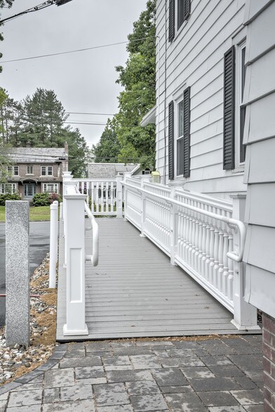 More Photos Of 428 Main St, Keene Office For Lease