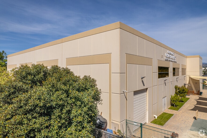 More Photos Of 10 Goodyear, Irvine Light Manufacturing For Lease