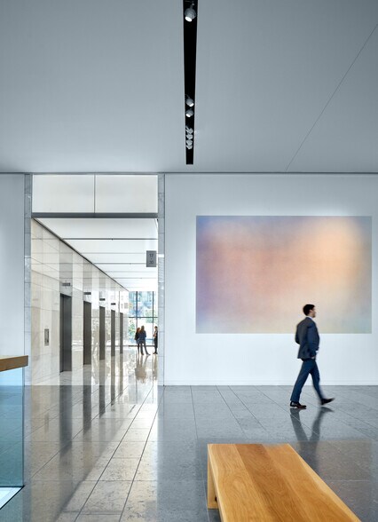 More Photos Of 1601 Elm St, Dallas Office For Lease