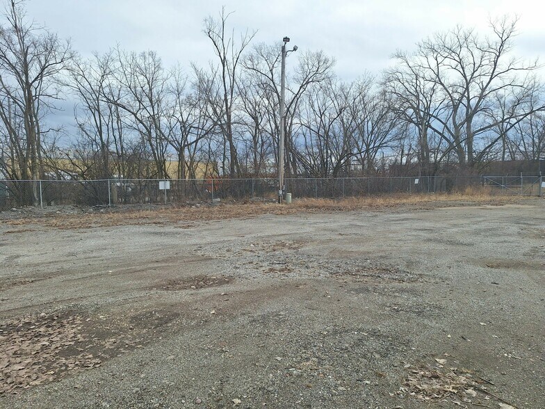 More Photos Of 4810 173rd St, Country Club Hills Land For Lease