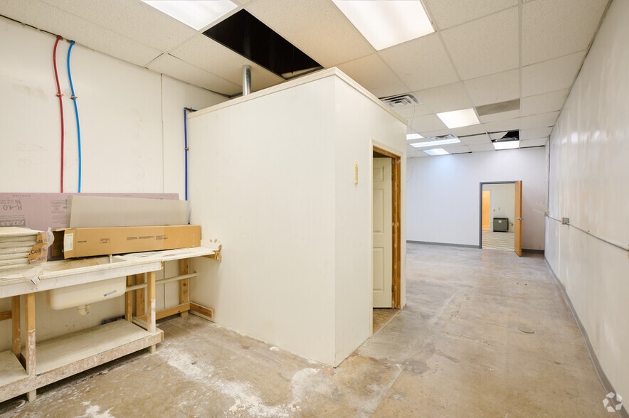 More Photos Of 1900-1925 S Clinton Ave, Rochester Unknown For Lease