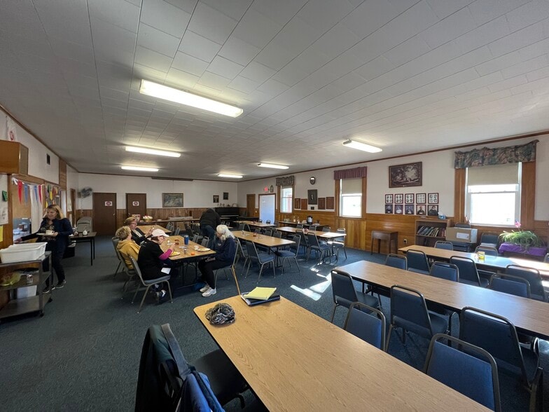 More Photos Of 321 W John St, Newberry Religious Facility For Sale