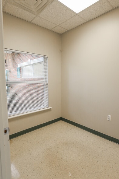 More Photos Of 2025 SW 75th St, Gainesville Medical For Lease