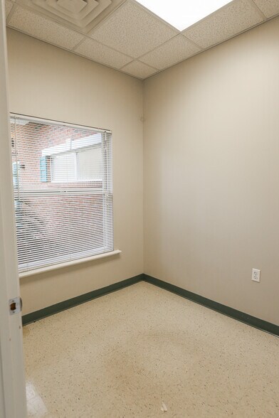 More Photos Of 2030 SW 75th Ter, Gainesville Medical For Lease