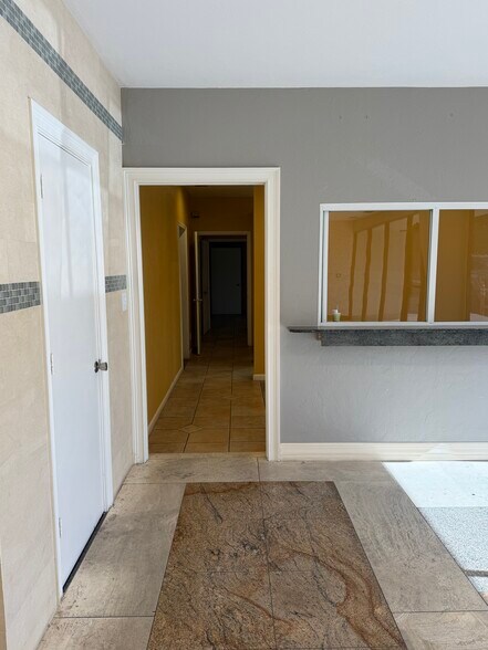 More Photos Of 4392 Corporate Sq, Naples Flex For Lease