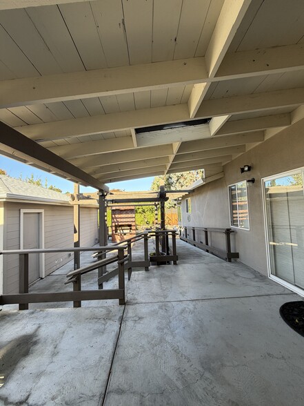 More Photos Of 1874 Villa St, Mountain View Office Residential For Lease