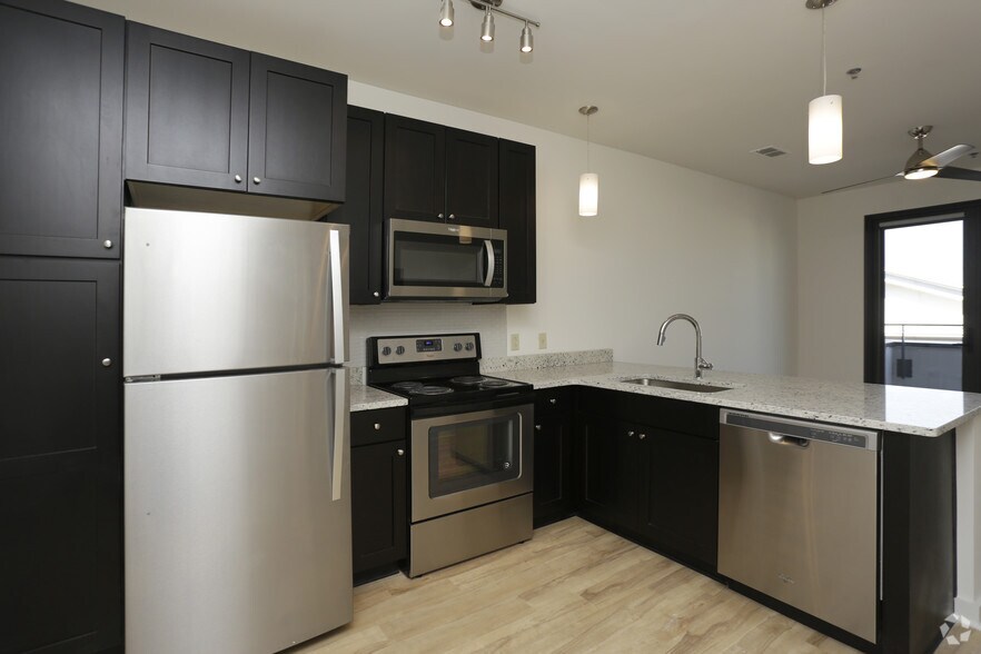 More Photos Of 174 E Main St, Spartanburg Apartments For Lease