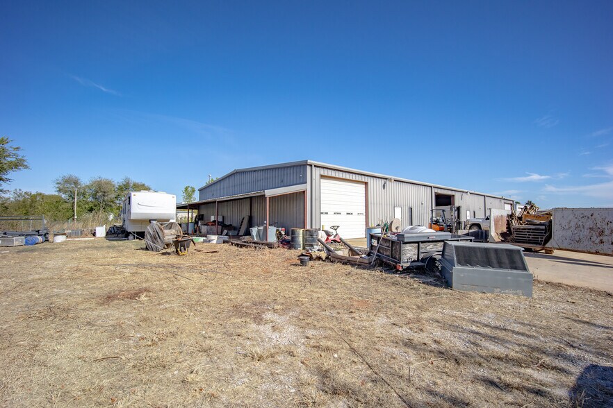 More Photos Of 319-323 NW 59th St, Oklahoma City Manufacturing For Sale