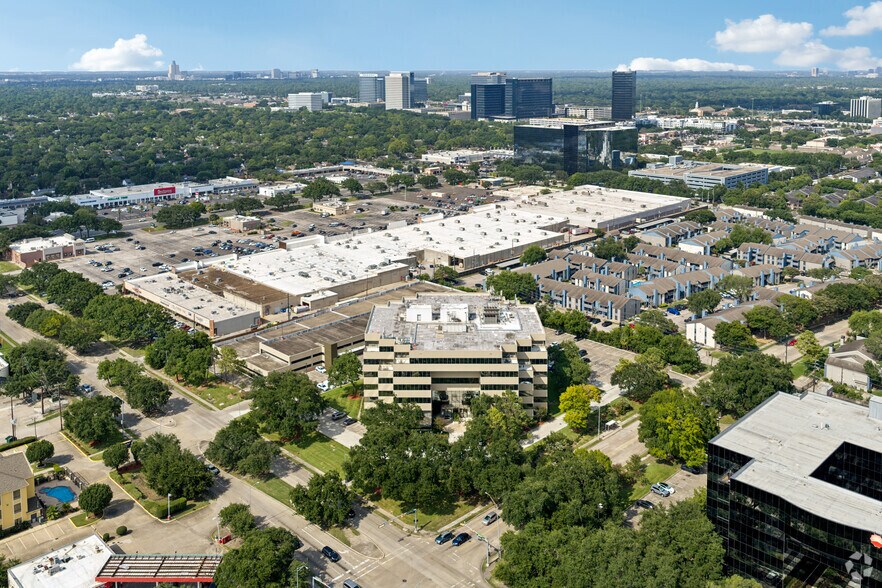 More Photos Of 2825 Wilcrest Dr, Houston Office For Lease