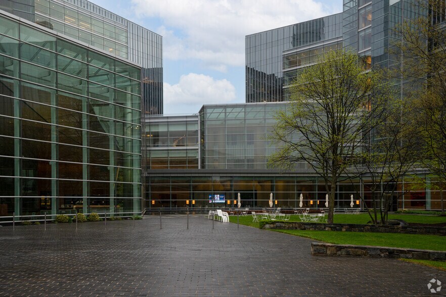 More Photos Of 7950 Jones Branch Dr, McLean Office For Lease