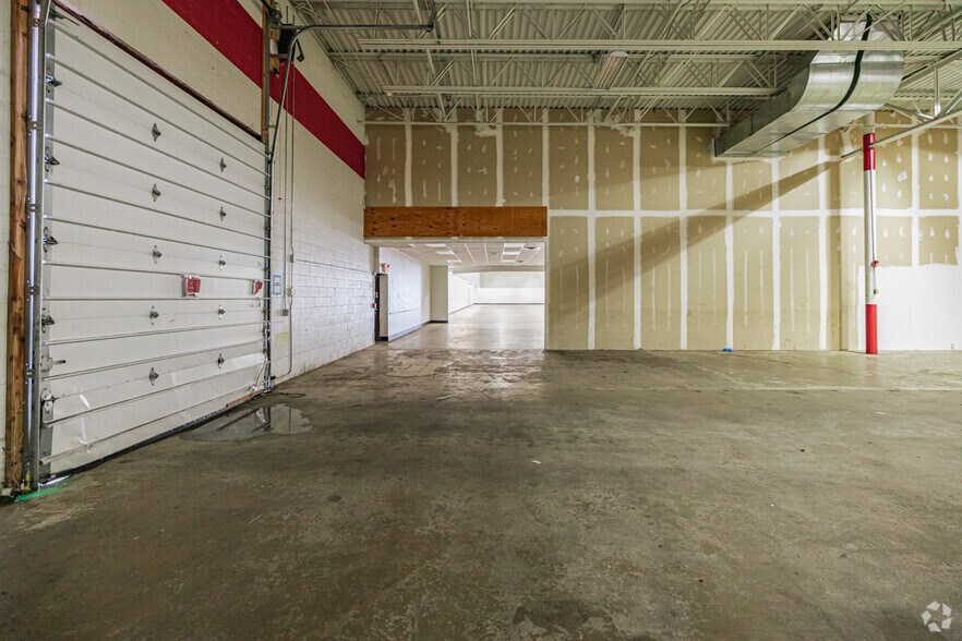 More Photos Of 4910 Northfield Rd, North Randall Freestanding For Lease