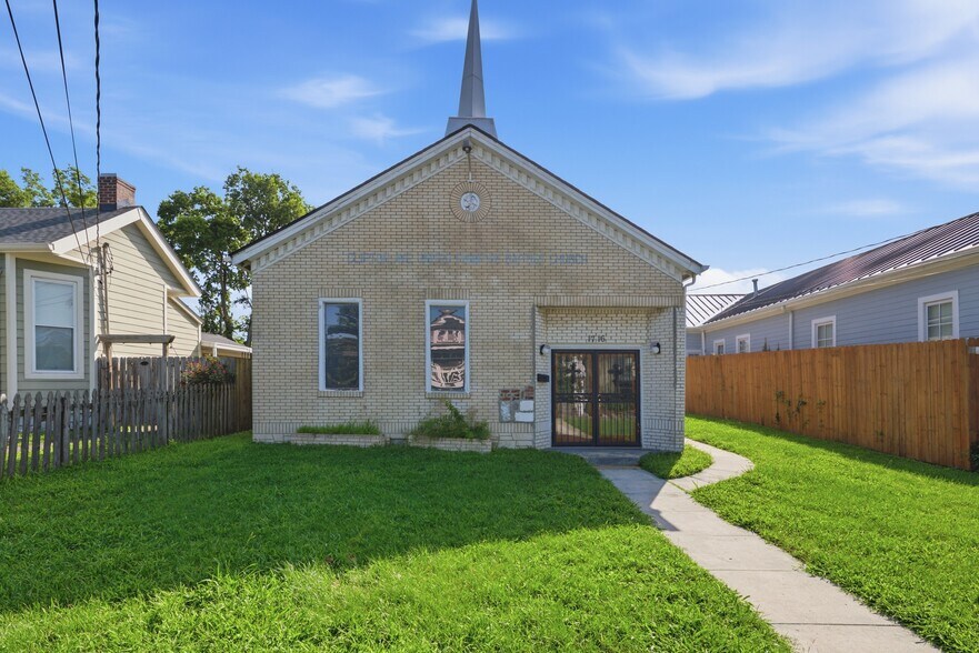 More Photos Of 1716 5th Ave N, Nashville Religious Facility For Lease