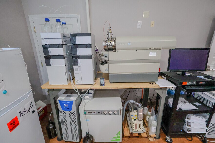 More Photos Of 2212 Hope Mills Rd, Fayetteville Office For Sale