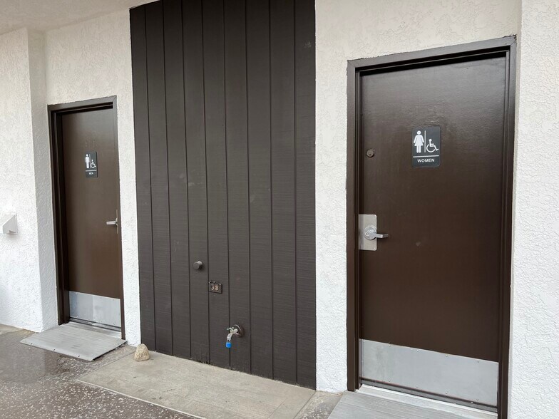 More Photos Of 2150 E Tahquitz Canyon Way, Palm Springs Medical For Lease