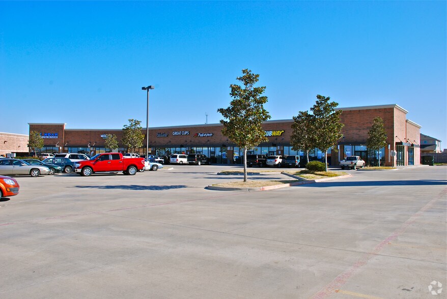 More Photos Of 10716-10860 N Beach St, Keller Unknown For Lease