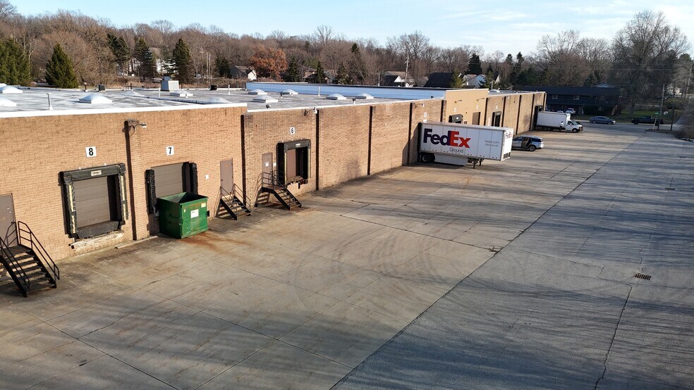 More Photos Of 1217-1227 Norton Rd, Hudson Warehouse For Lease