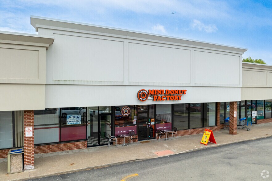 More Photos Of 1041-1073 Lake Cook Rd, Wheeling Storefront For Lease