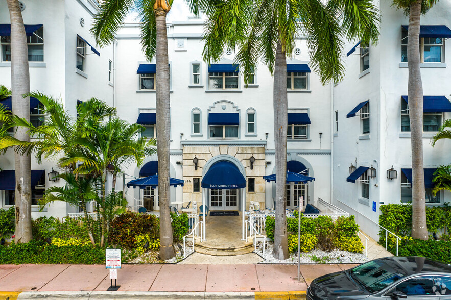 Primary Photo Of 944 Collins Ave, Miami Beach Hotel For Lease