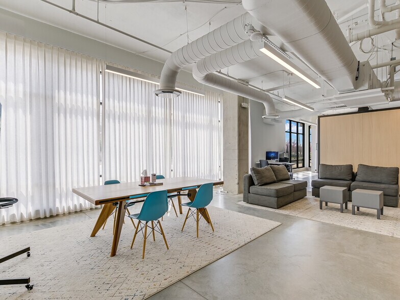 More Photos Of 1800 E 4th St, Austin Apartments For Sale