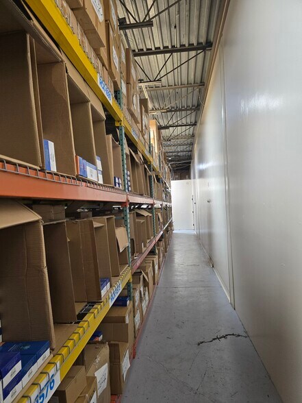 More Photos Of 100 Nancy St, West Babylon Warehouse For Lease