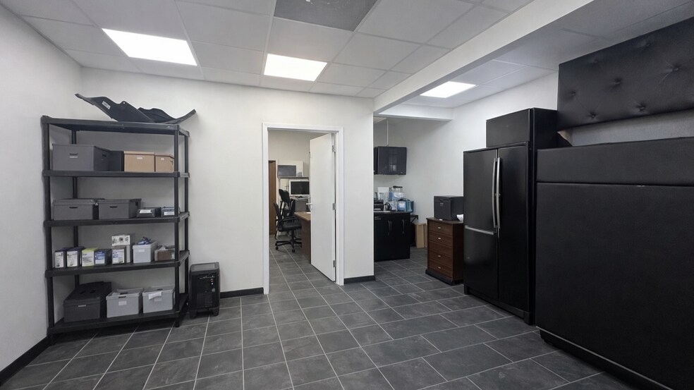 More Photos Of 13038 Research Blvd, Austin Freestanding For Lease