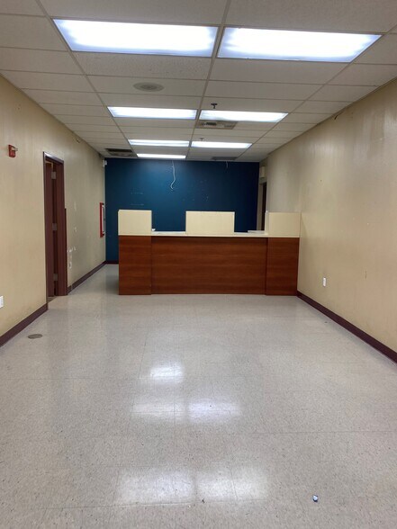 More Photos Of 9029 Airport Blvd, Los Angeles Post Office For Lease