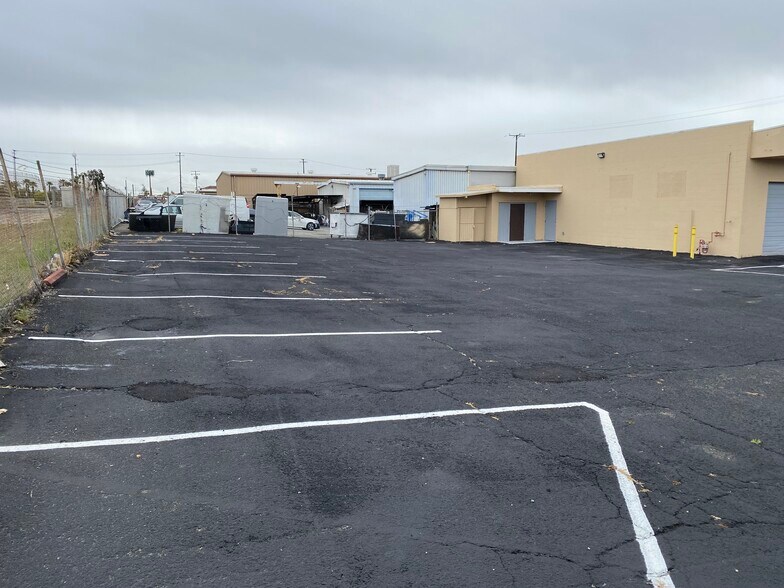 More Photos Of 16590 Ceres Ave, Fontana Warehouse For Lease