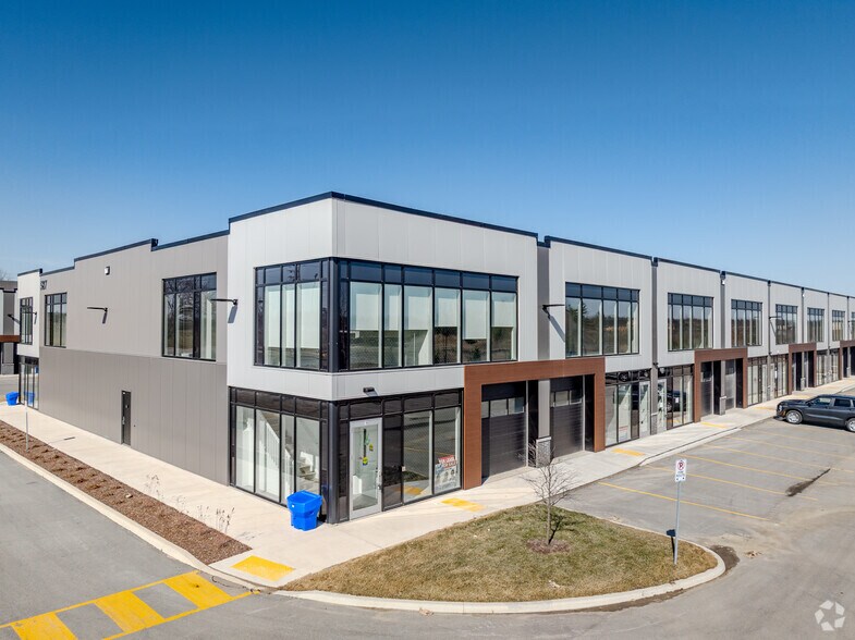 Primary Photo Of 585 Hanlon Creek Blvd, Guelph Showroom For Lease