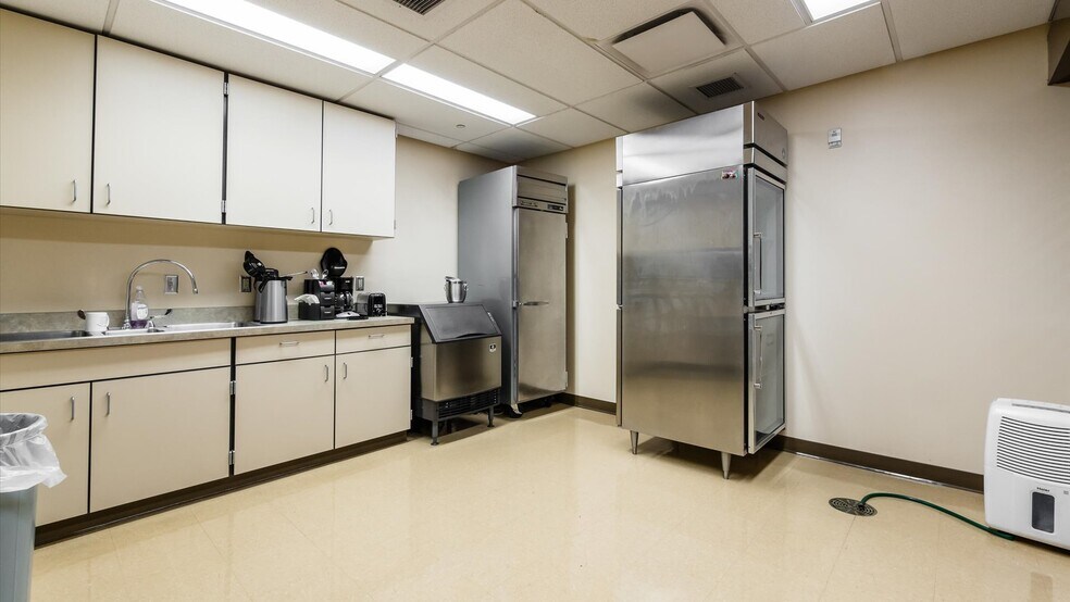 More Photos Of 200 N Whitewoman St, Coshocton Office For Sale