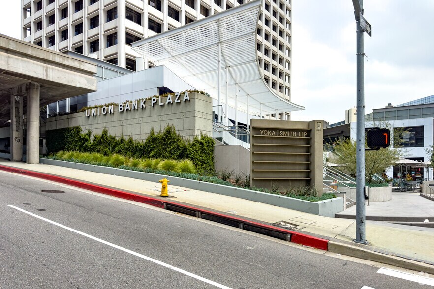 More Photos Of 445 S Figueroa St, Los Angeles Office For Lease