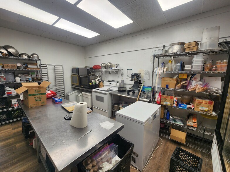 More Photos Of 433 Main St, Frankfort General Retail For Sale