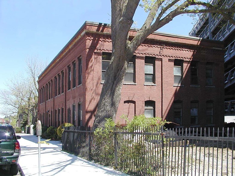 More Photos Of 9 Mill St, Maynard Office For Sale