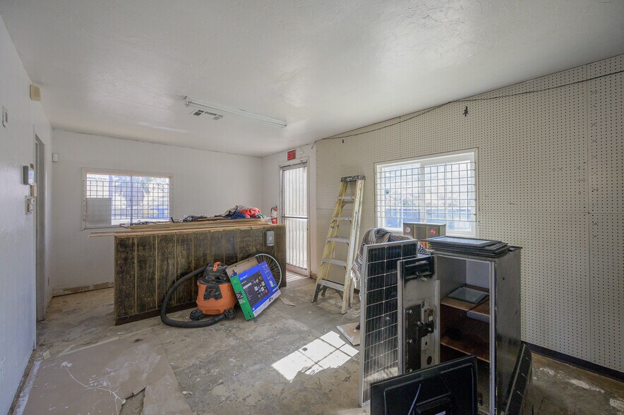 More Photos Of 1770 Highway 95, Bullhead City Specialty For Sale