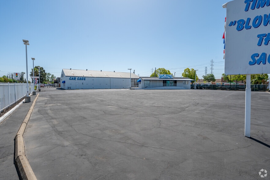 More Photos Of 6401 Stockton Blvd, Sacramento Auto Repair For Sale
