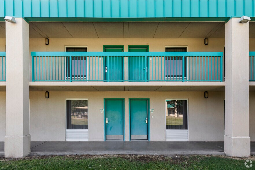 More Photos Of 4600 E Pine St, Deming Hotel For Sale