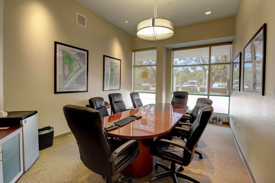 More Photos Of 1605 Hendry St, Fort Myers Office For Sale