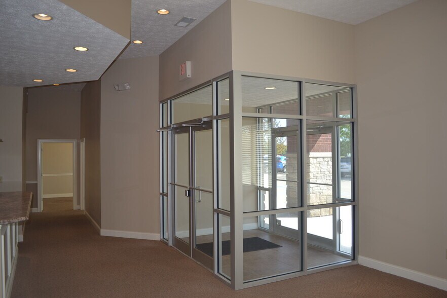 More Photos Of 3930 Mezzanine Dr, Lafayette Medical For Lease