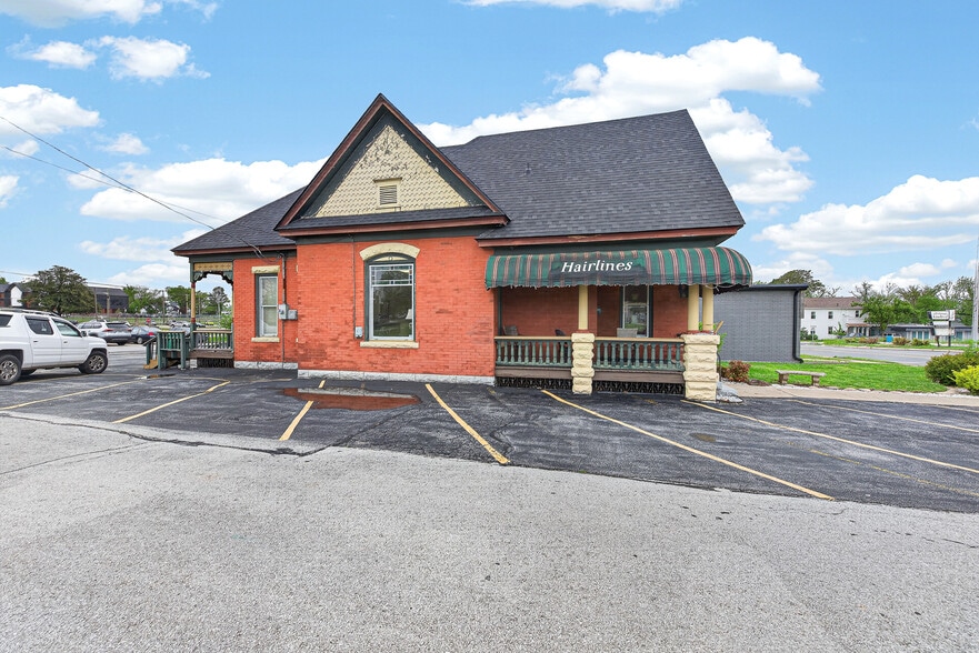 More Photos Of 412 W Walnut St, Rogers General Retail For Sale