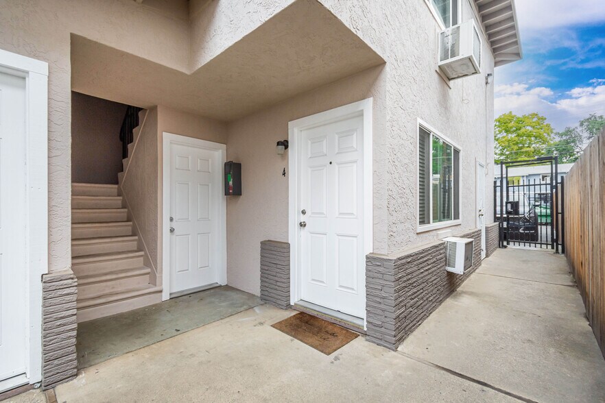 More Photos Of 1817 W St, Sacramento Apartments For Sale